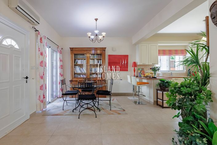 Image No.10-Propriété de 3 chambres à vendre à Deryneia