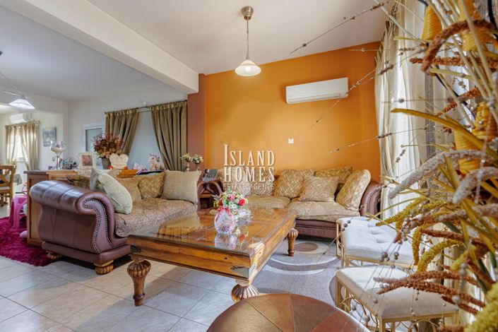 Image No.9-3 Bed Villa / Detached for sale