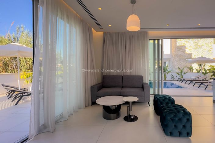 Image No.11-4 Bed Villa / Detached for sale