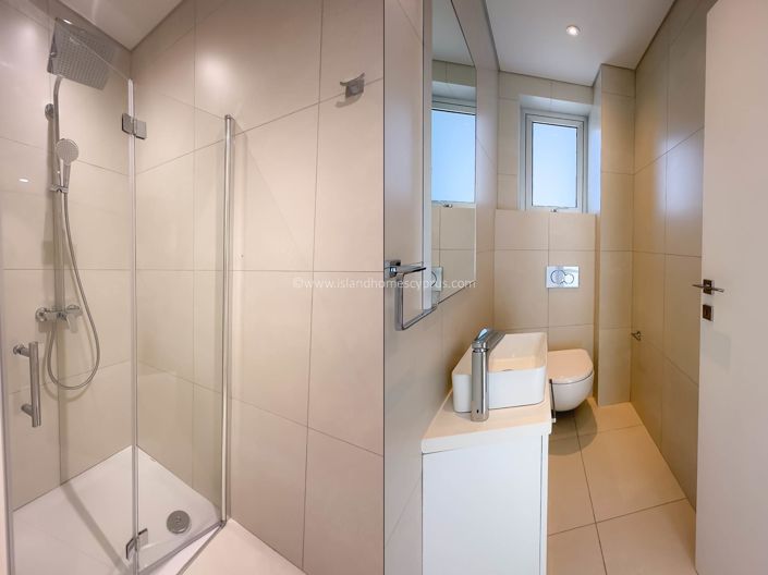 Image No.27-4 Bed Villa / Detached for sale