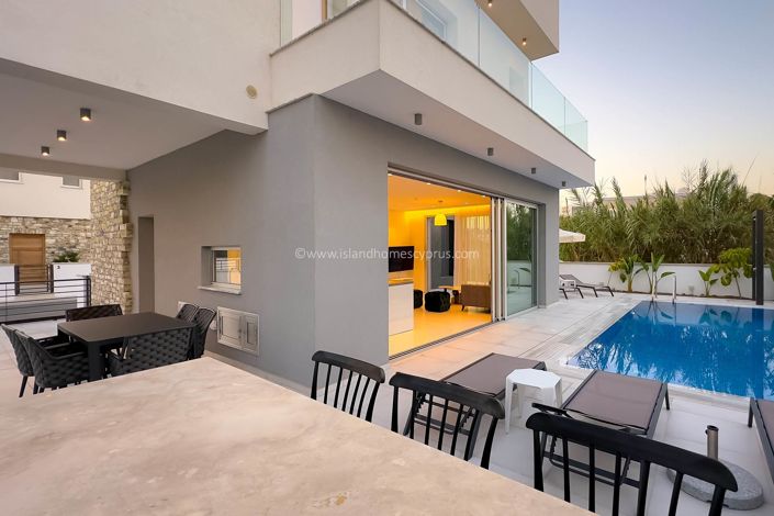 Image No.8-4 Bed Villa / Detached for sale