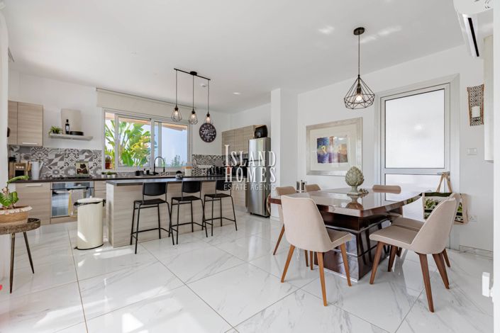 Image No.5-3 Bed Property for sale