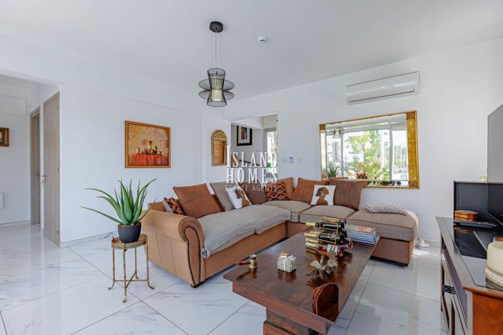 Image No.6-3 Bed Property for sale