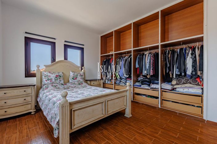 Image No.22-4 Bed Villa / Detached for sale