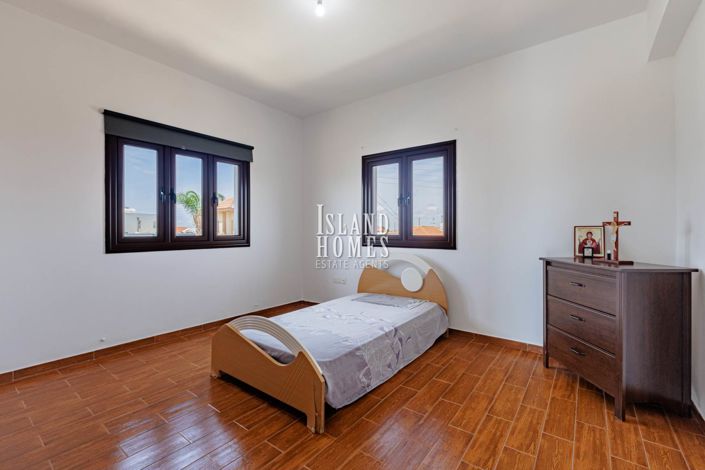 Image No.26-4 Bed Villa / Detached for sale