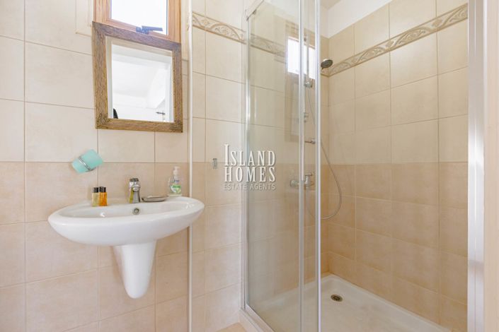 Image No.16-3 Bed Villa / Detached for sale