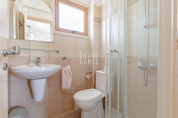 Image No.28-3 Bed Villa / Detached for sale