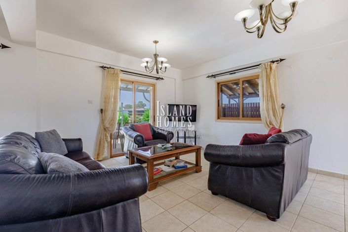 Image No.6-3 Bed Villa / Detached for sale