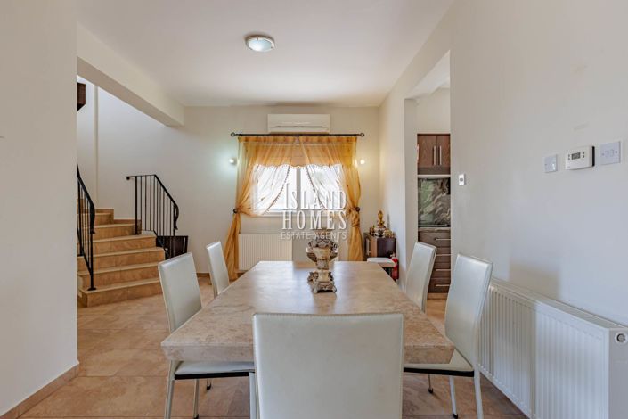 Image No.12-3 Bed Villa / Detached for sale