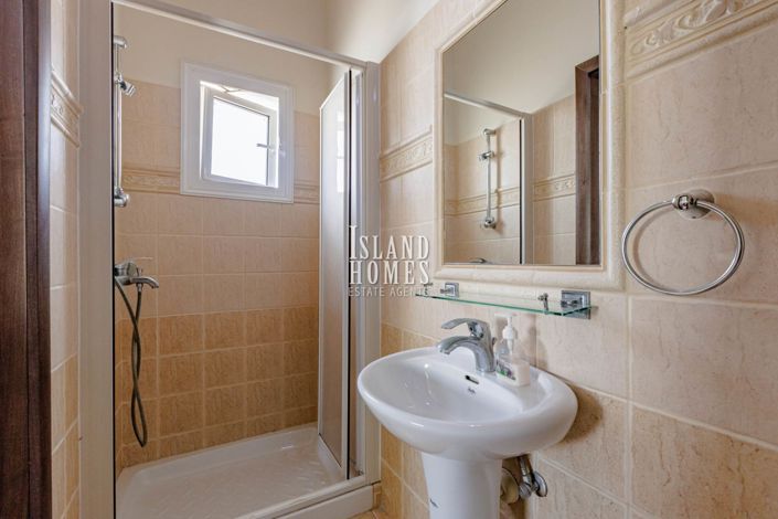 Image No.30-3 Bed Villa / Detached for sale