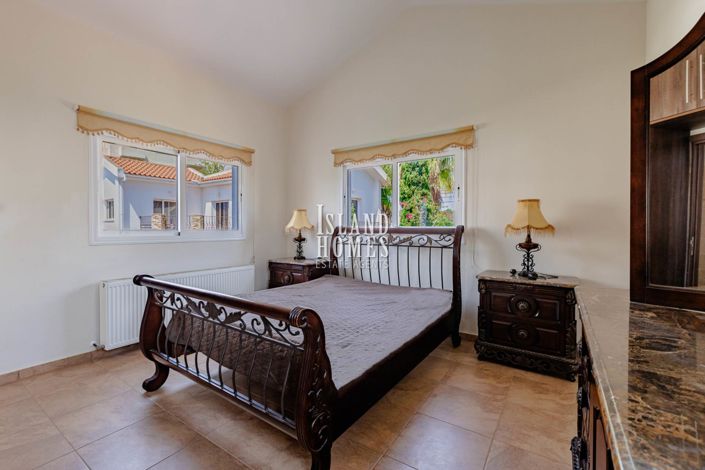 Image No.35-3 Bed Villa / Detached for sale