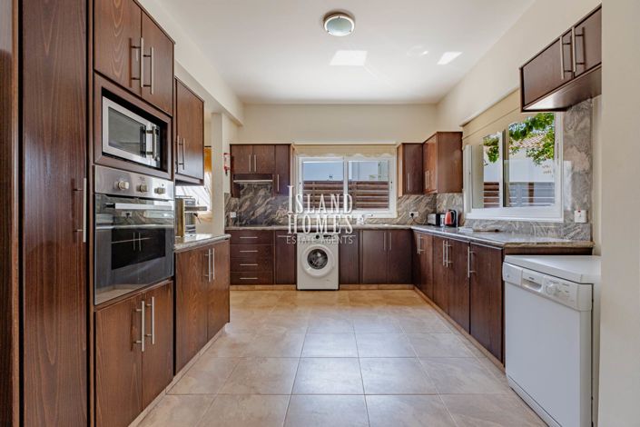 Image No.6-3 Bed Villa / Detached for sale