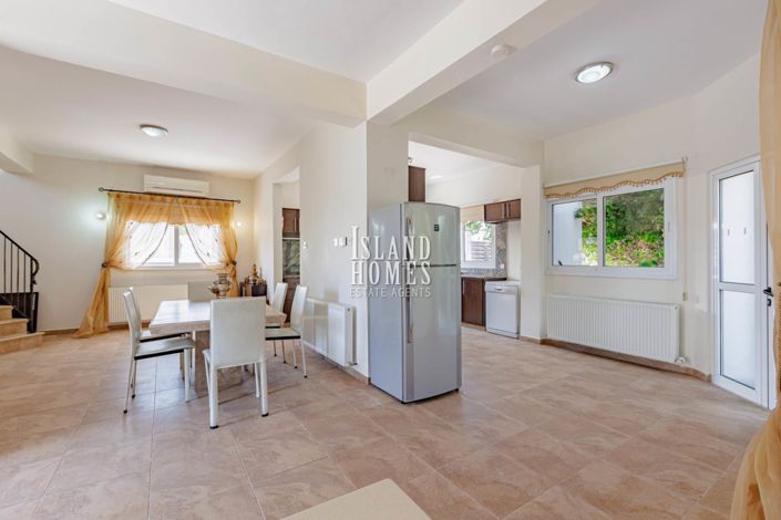 Image No.10-3 Bed Villa / Detached for sale