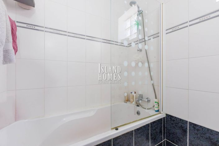 Image No.27-3 Bed Villa / Detached for sale