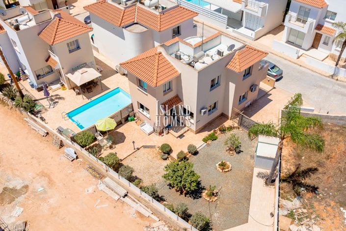 Image No.33-3 Bed Villa / Detached for sale