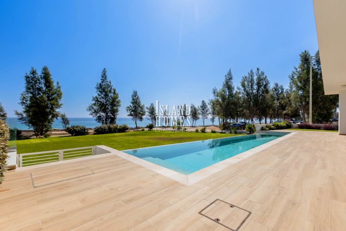 Image No.13-7 Bed Villa / Detached for sale