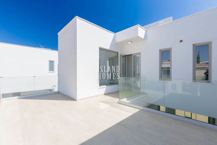 Image No.33-7 Bed Villa / Detached for sale