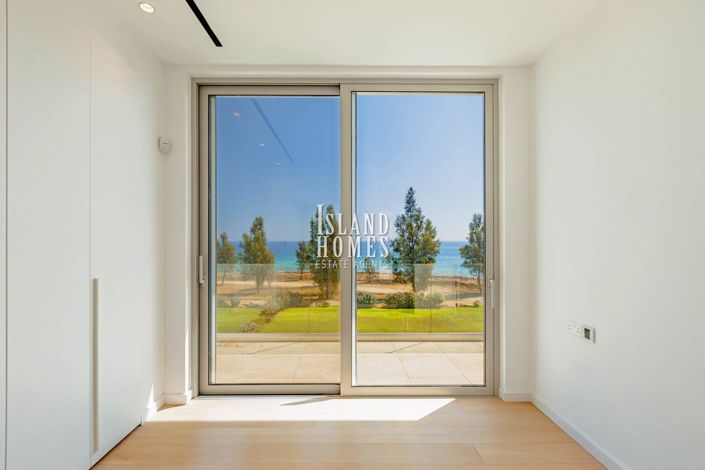 Image No.35-7 Bed Villa / Detached for sale