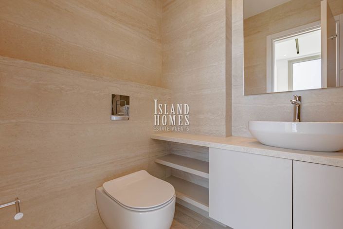 Image No.42-7 Bed Villa / Detached for sale