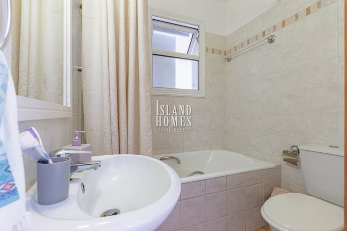 Image No.16-2 Bed Apartment for sale