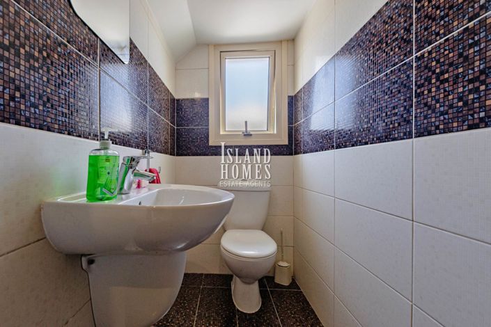 Image No.20-4 Bed Villa / Detached for sale