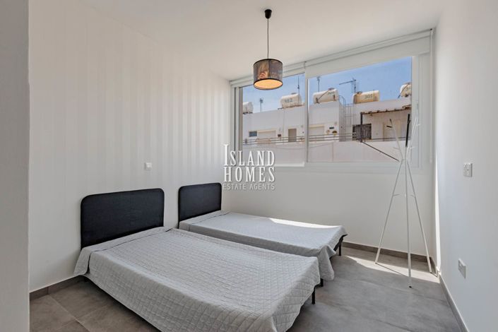 Image No.20-2 Bed Apartment for sale