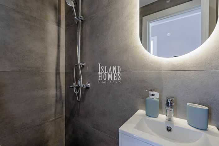 Image No.20-2 Bed Apartment for sale