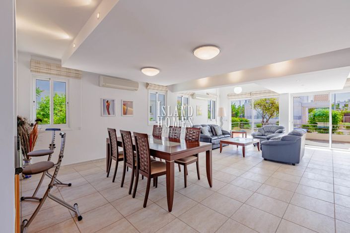 Image No.11-4 Bed Villa / Detached for sale