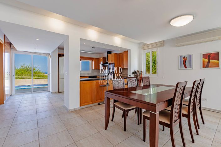 Image No.13-4 Bed Villa / Detached for sale