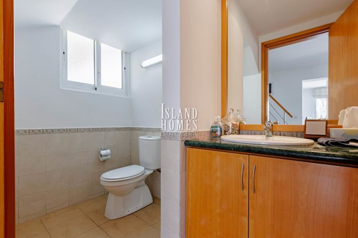 Image No.14-4 Bed Villa / Detached for sale