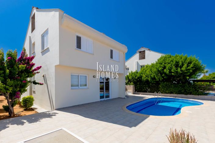 Image No.3-4 Bed Villa / Detached for sale