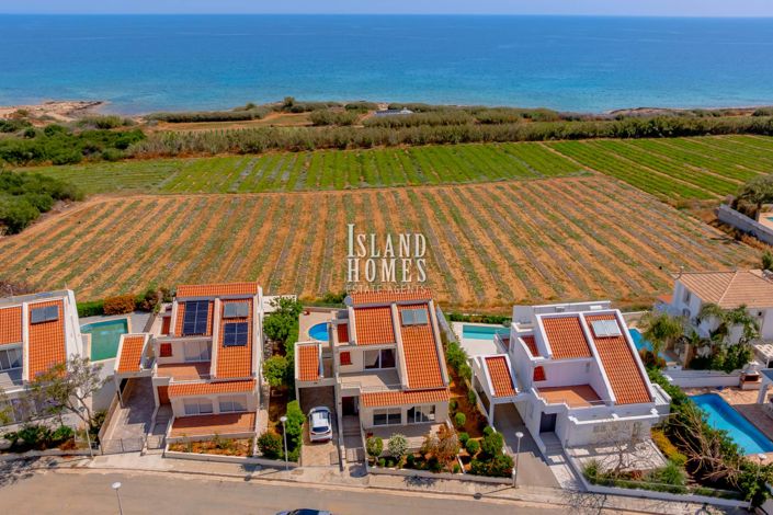 Image No.8-4 Bed Villa / Detached for sale