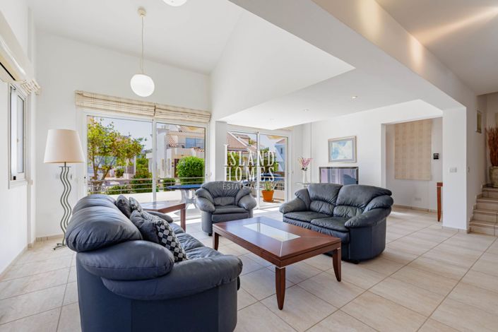 Image No.9-4 Bed Villa / Detached for sale