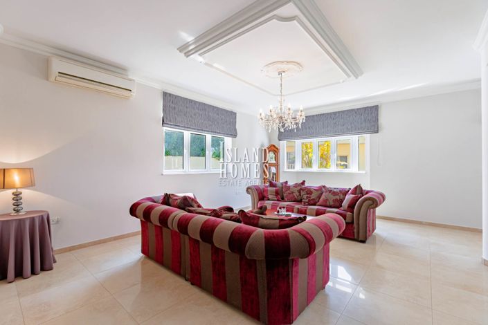 Image No.11-4 Bed Villa / Detached for sale