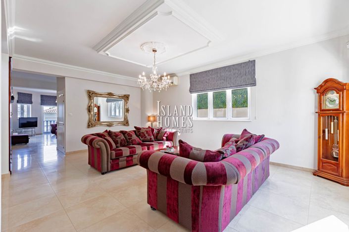 Image No.13-4 Bed Villa / Detached for sale