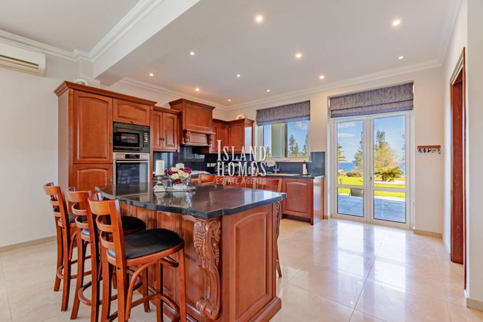 Image No.14-4 Bed Villa / Detached for sale