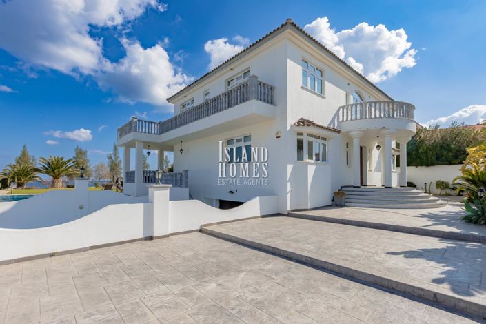 Image No.15-4 Bed Villa / Detached for sale