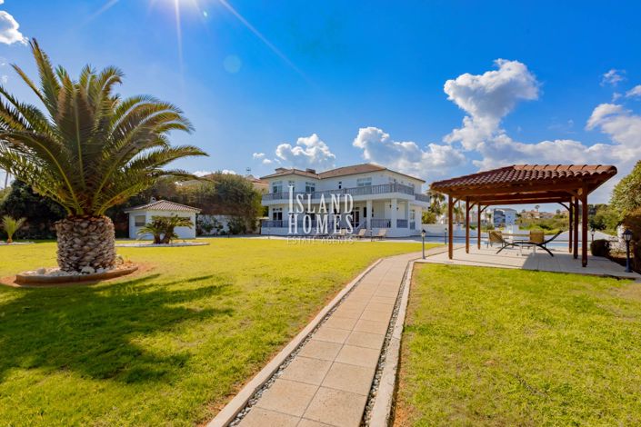 Image No.17-4 Bed Villa / Detached for sale