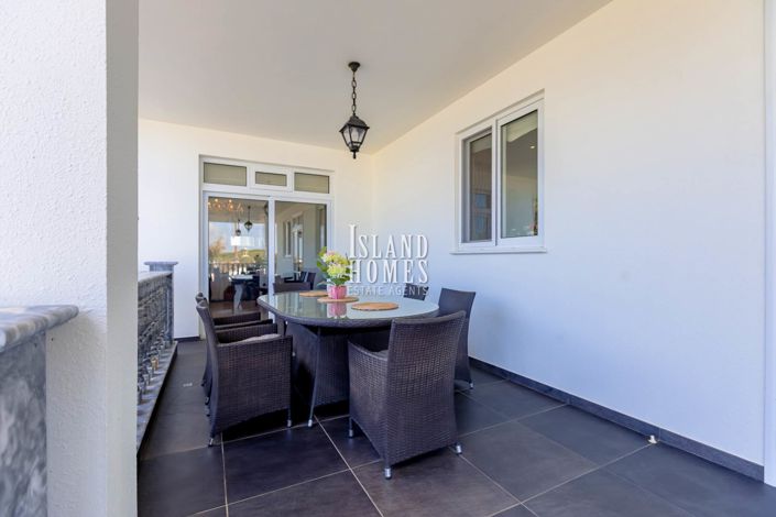 Image No.19-4 Bed Villa / Detached for sale