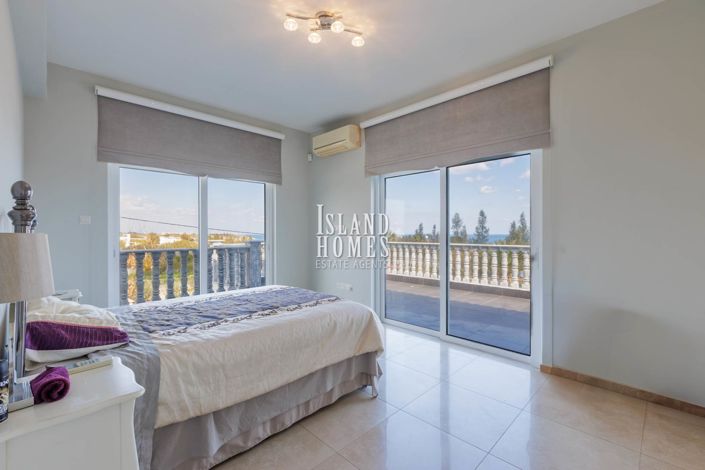 Image No.23-4 Bed Villa / Detached for sale