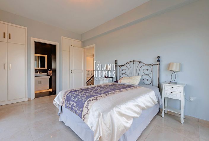 Image No.24-4 Bed Villa / Detached for sale