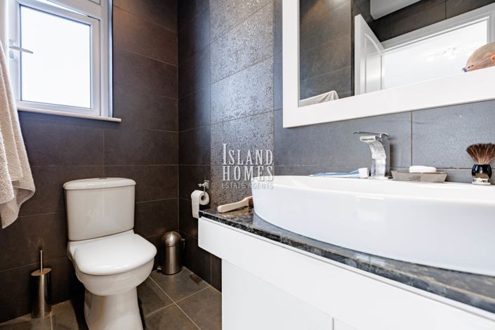 Image No.26-4 Bed Villa / Detached for sale