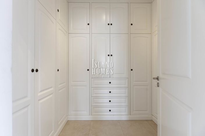 Image No.36-4 Bed Villa / Detached for sale