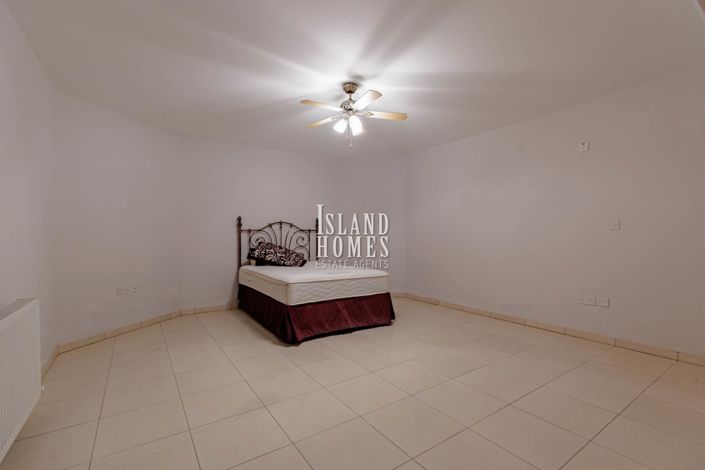 Image No.50-4 Bed Villa / Detached for sale