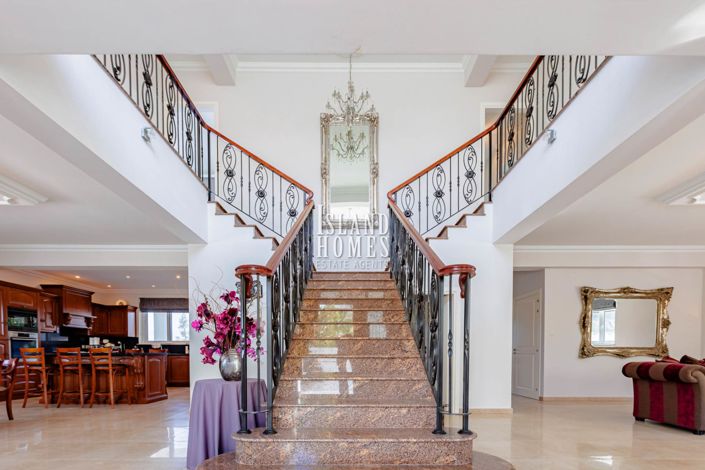 Image No.6-4 Bed Villa / Detached for sale