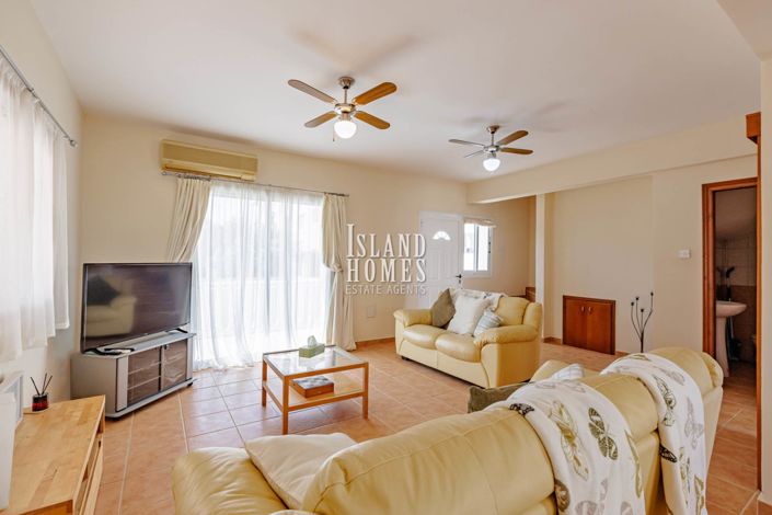 Image No.9-3 Bed Villa for sale