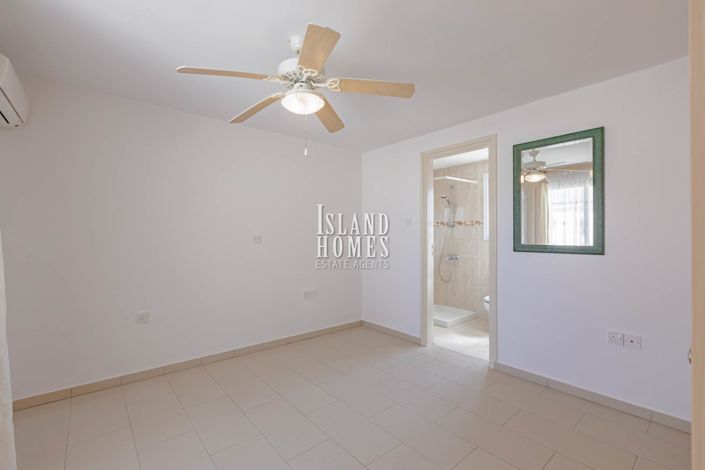 Image No.33-3 Bed Villa for sale