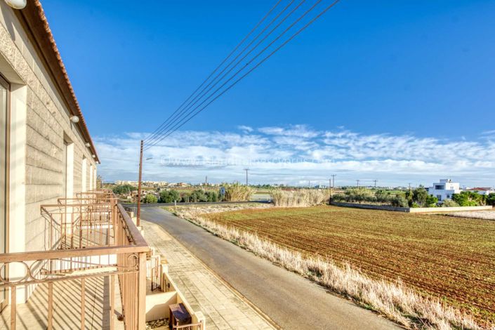 Image No.18-2 Bed Townhouse for sale