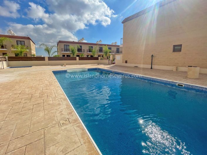 Image No.20-2 Bed Townhouse for sale