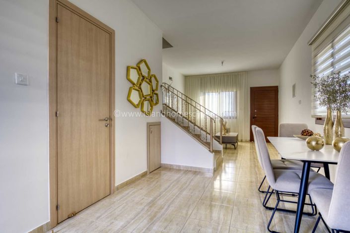 Image No.5-2 Bed Townhouse for sale